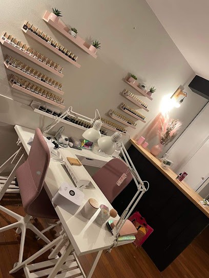 Histoire D'ongles & De Cils, Salon de Manucure à Vernet