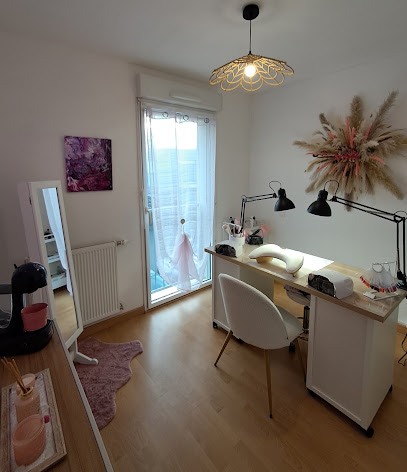 Mg Nail Studio - Prothésiste Ongulaire Manucure à Brest
