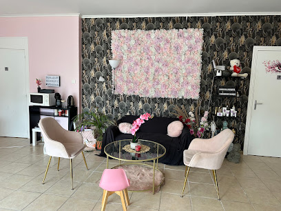 Poupée Nails Art & Makeup Manucure à Loudéac