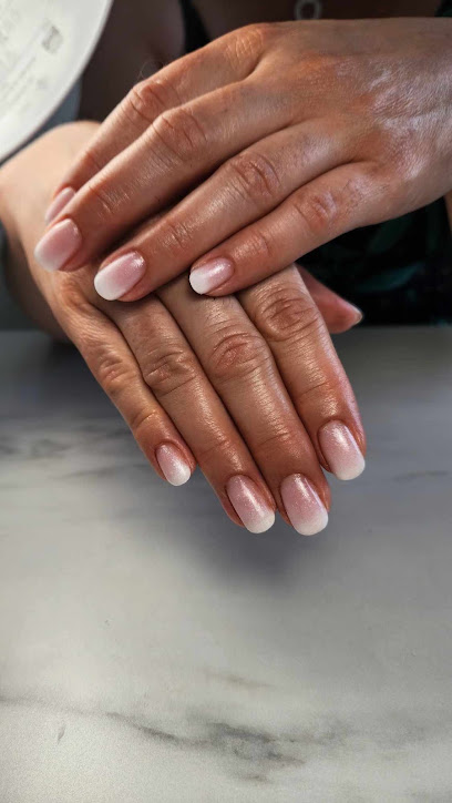 Ma'nails, Manucure à Capens
