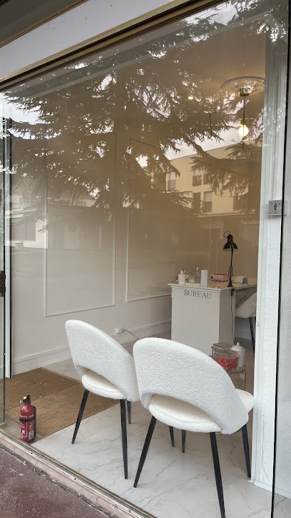 6 Beauty House Manucure à Plaisir