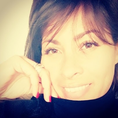 Naïma Bar à Ongles, Salon de Manucure à Venelles