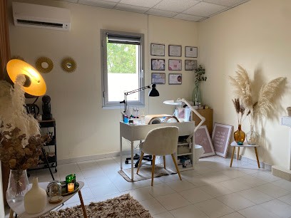 Atelier Kinds | Ongles Nail Art, Salon de Manucure à Simiane-Collongue