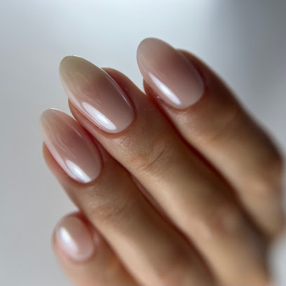 The Classic Manicurist, Manucure à Étaules