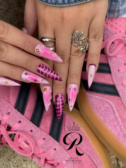 Romy Nail Artist | Prothésiste Ongulaire | Salon D'onglerie À Périgueux Manucure à Périgueux