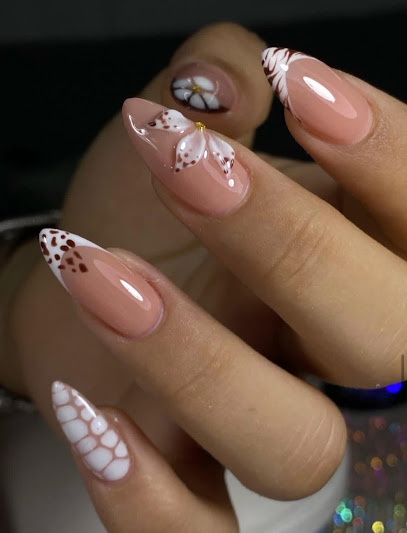 Amy Nails & Cils Manucure à Toulon
