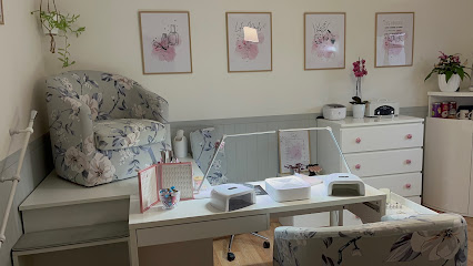 Lilie Nails, Manucure à Saint-Martin-du-Fouilloux