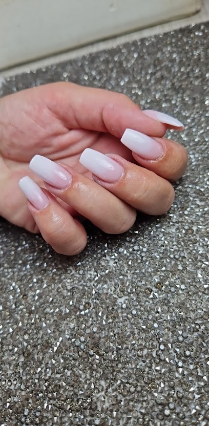 Naillyssim' Styliste Ongulaire, Salon de Manucure à Venerque