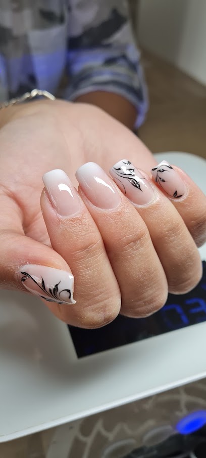 La Féerie Des Ongles, Manucure à Baratier