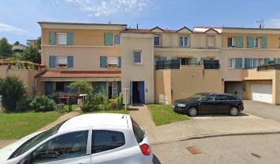 Infini Nails, Salon de Manucure à Saint-Genest-Lerpt