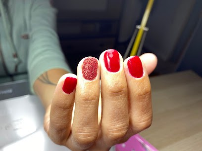 Studio Nails, Salon de Manucure à Savigny