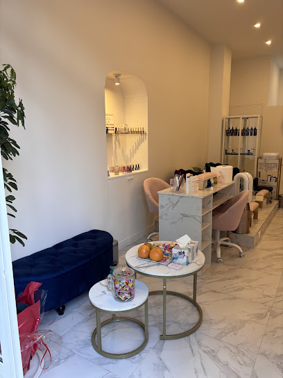 La Beauté Du Vietnam Manucure à Paris 19