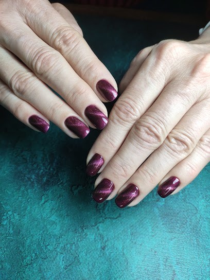 The Nail Fetichist, Salon de Manucure à Sanguinet