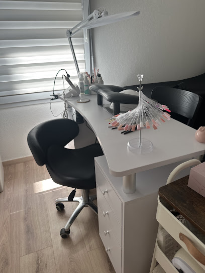 Plenails.by. Natalia Manucure à Toulouse