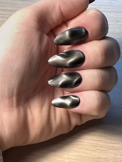 Madamex Nails, Manucure à Saint-Claud