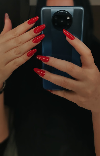 K.nails, Manucure à Balan
