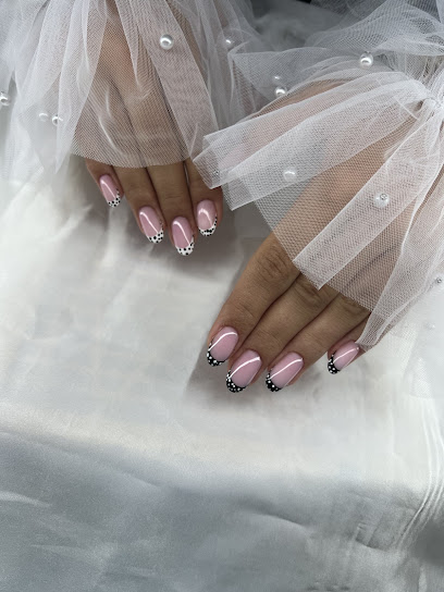 Naalynails, Manucure à la Roque-d'Anthéron