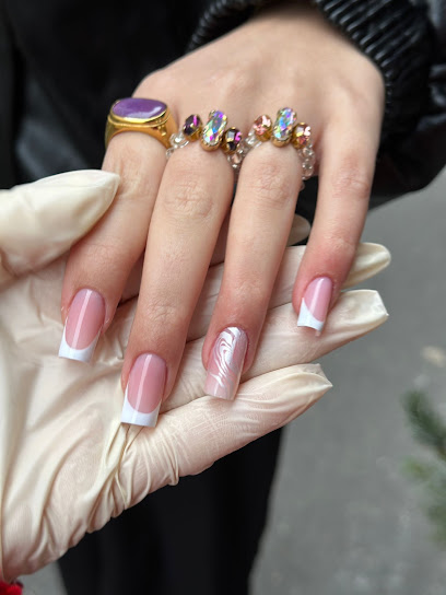 Mvnails / Ongles / Manucure Russe Manucure à Nanterre
