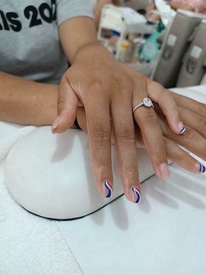 Visual Art Nail Manucure à Paris 10