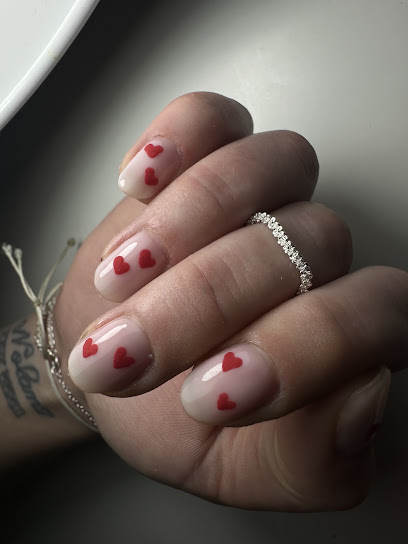 Over Nails, Manucure à Houplines