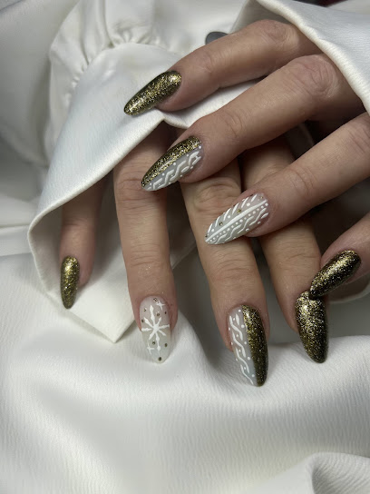 Milky Gold - Prothésiste Ongulaire, Manucure à la Loupe