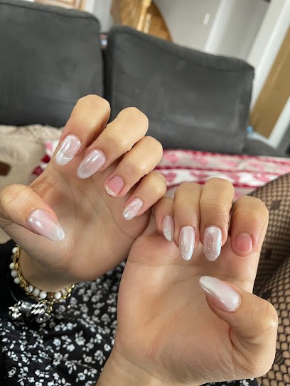 Marjo'lie Onglerie & Cils, Salon de Manucure à Vallières