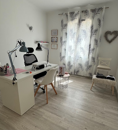 Luna Ongles Manucure à Draguignan