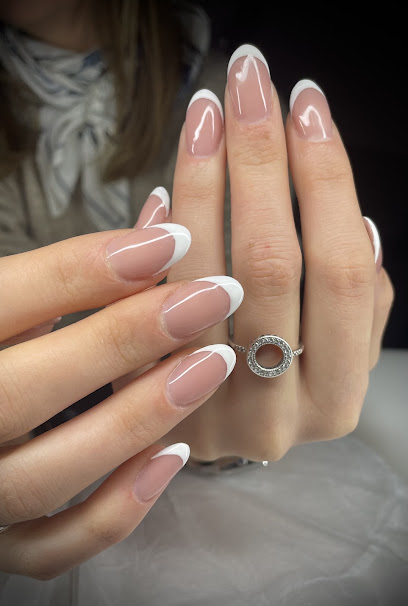 Nails X Anna, Manucure à la Loupe