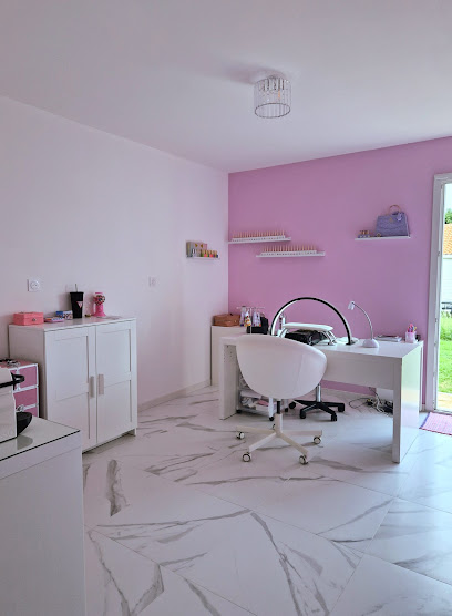 Lyly Nail's, Manucure à Beaurepaire