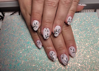 NAIL' AUR - Prothésiste Ongulaire, Salon de Manucure à Trédaniel