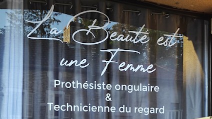 La beauté est une femme, Salon de Manucure à Sainte-Marie-sur-Ouche