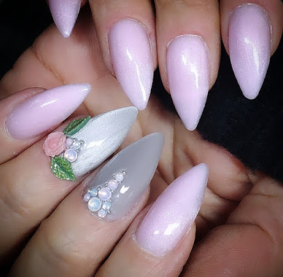 Lola Nails Artiste - Prothésistes Ongulaire Manucure à Gaillon